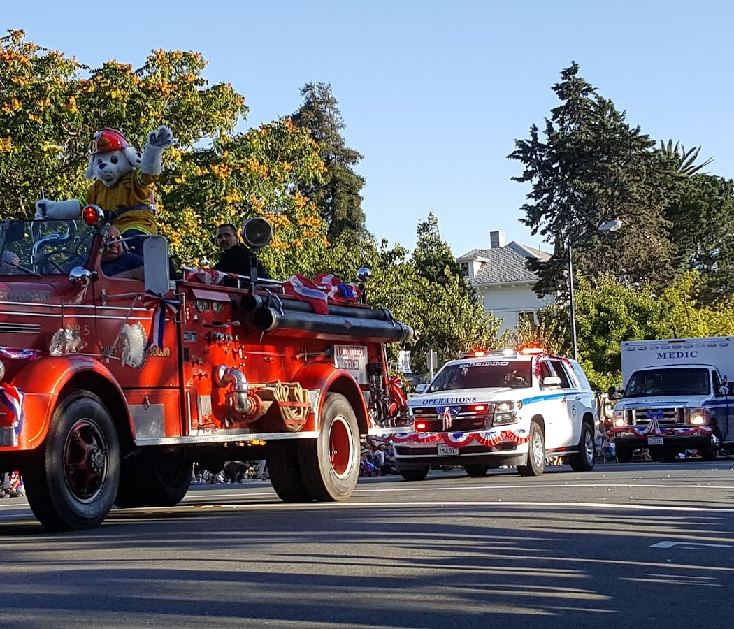 31st Annual Holiday Parade and Market 3
